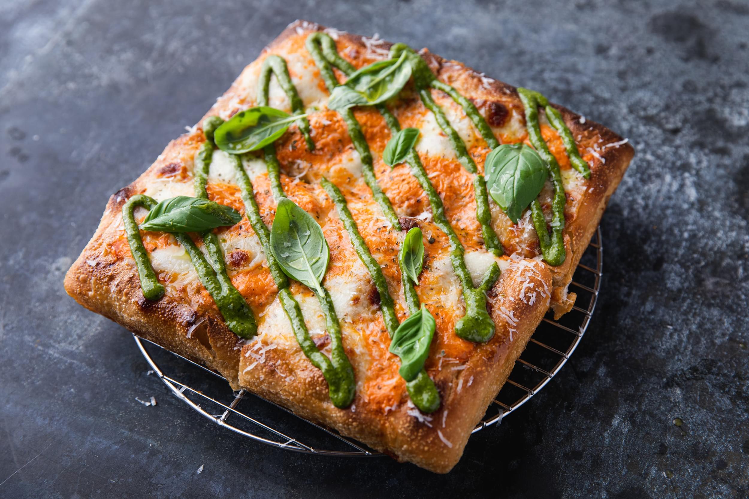 邦楽 DISH// Vodka Sicilian Pizza Recipe | Gozney US